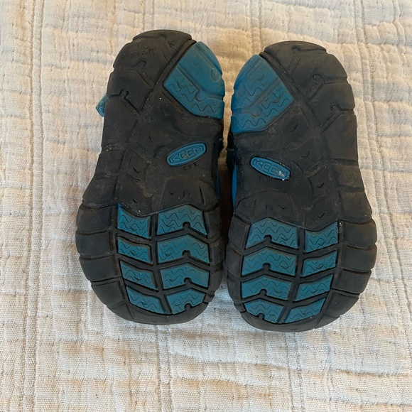Toddler Keen size 6 - Picture 4 of 5